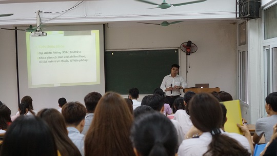 Thầy Nguyễn Trường Giang giới thiệu về Khoa và Ngành học