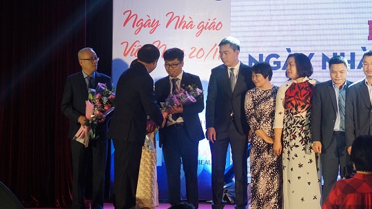 PGS.TS Nguyễn Trường Giang - Phó trưởng Khoa được vinh danh tại buổi lễ
